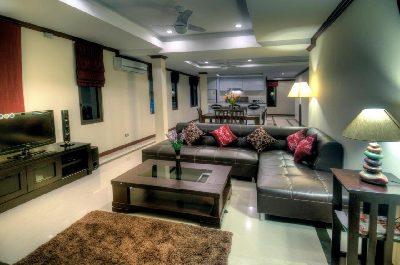 Emerald Beach-front Fishermans Village Apartment